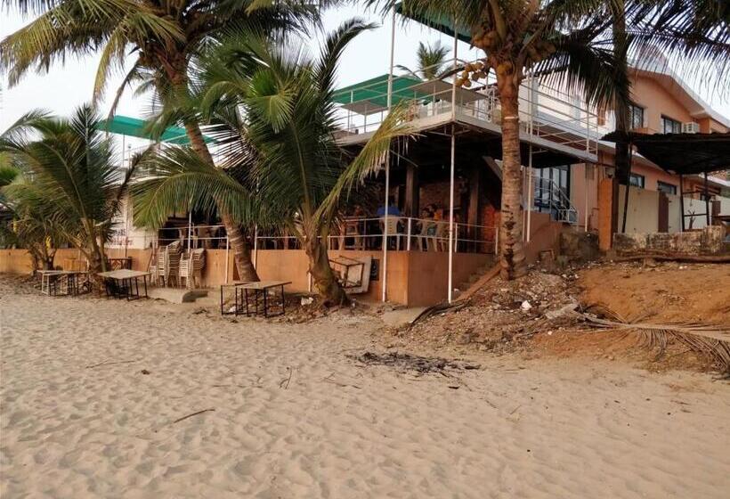 استراحتگاه Saritas Guest House   Bogmalo Beach