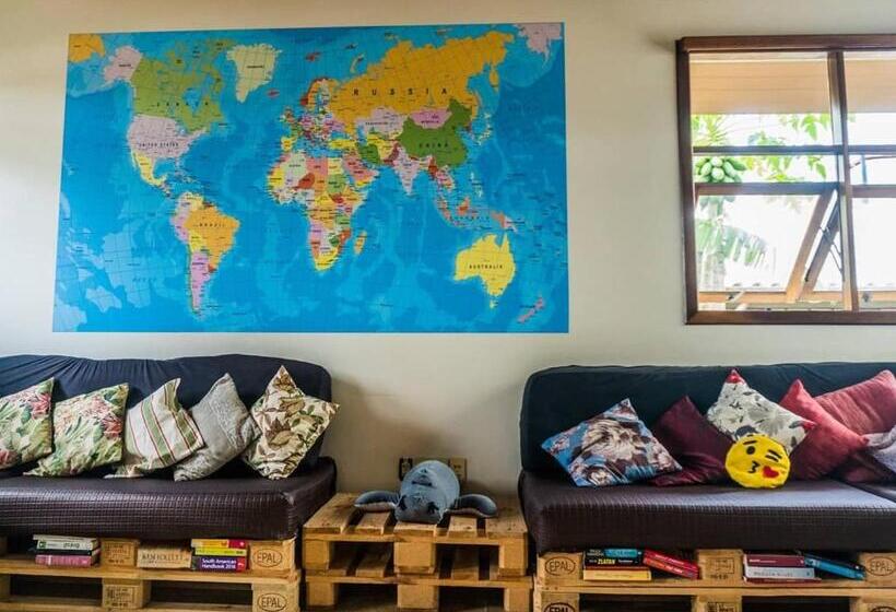 Sunhouse Hostel