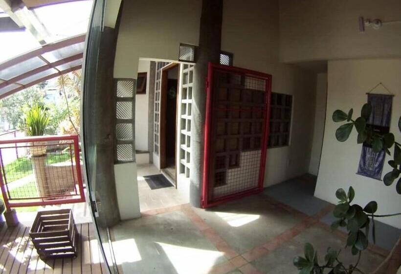 Sunhouse Hostel