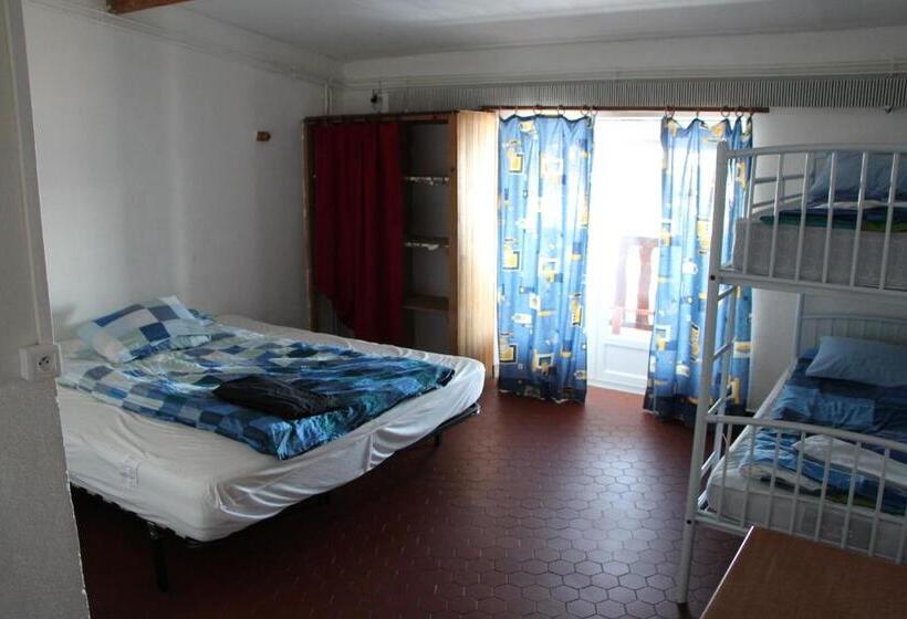 הוסטל Le Pourquoi Pas