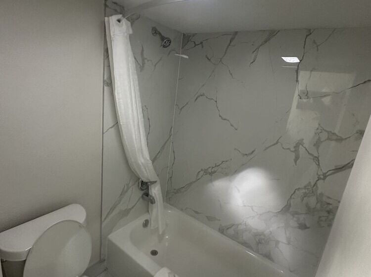 호스텔 Quality Inn