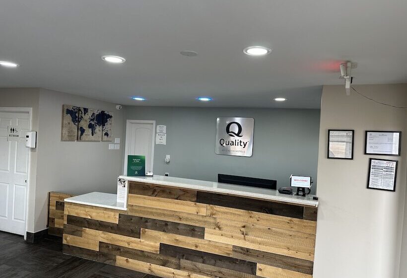호스텔 Quality Inn