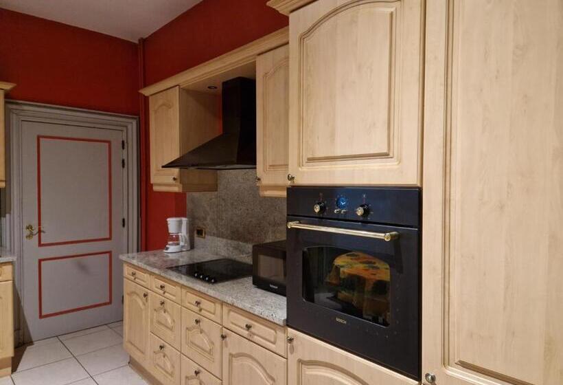 Aparthotel Domaine Du Chateau De La Neuville