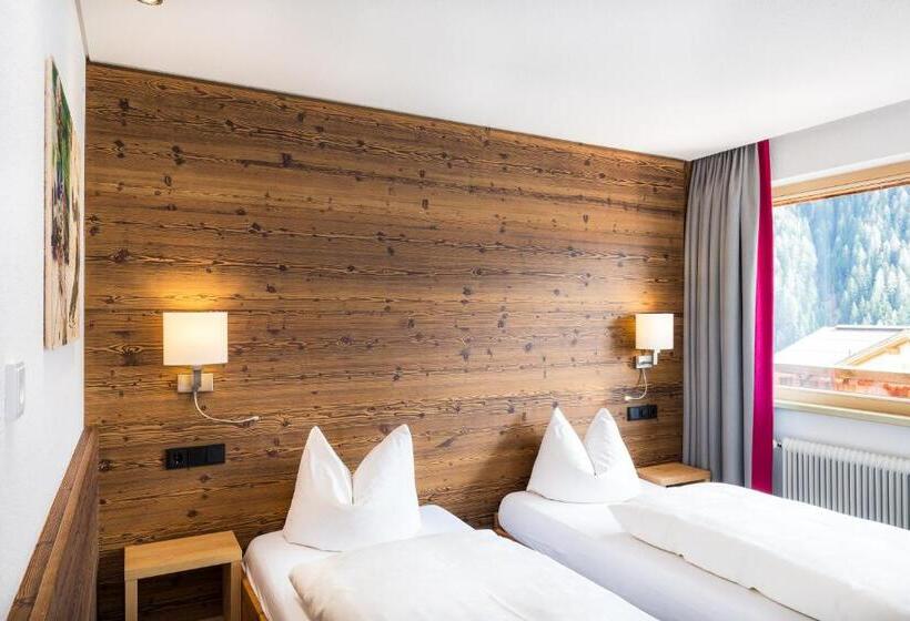 تختخواب و صبحانه Garni Ernst Falch