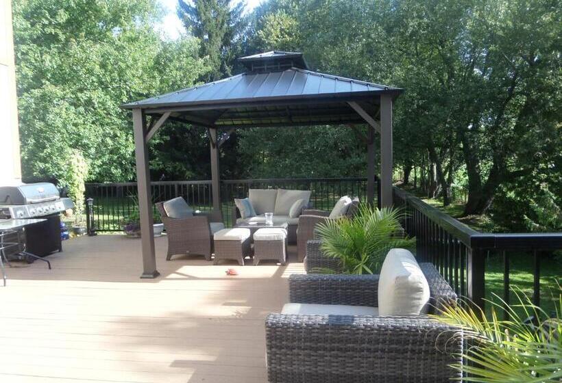 Bed and Breakfast Inn On The Moraine