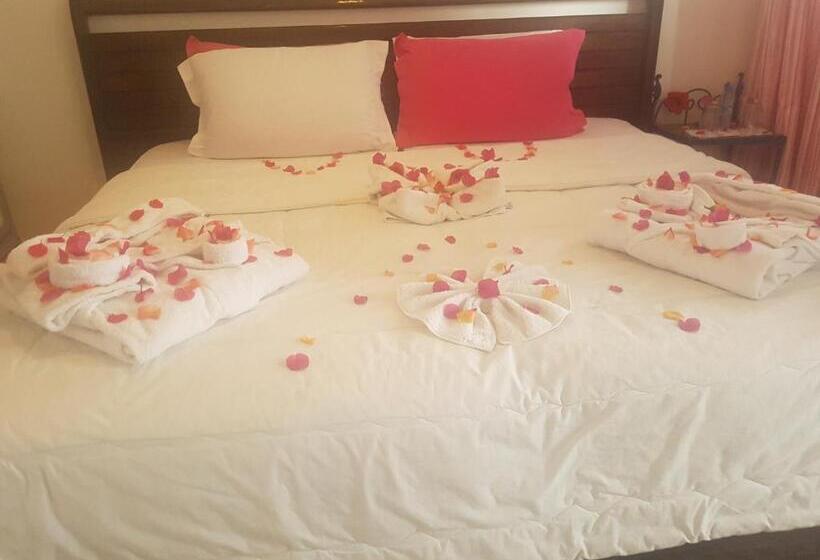 تختخواب و صبحانه Issablanca