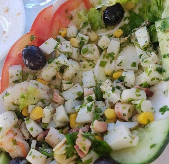 تختخواب و صبحانه Issablanca