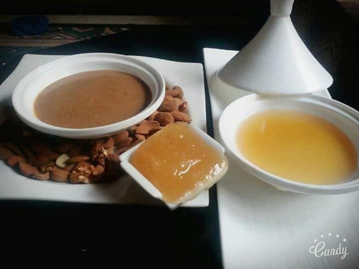 تختخواب و صبحانه Issablanca