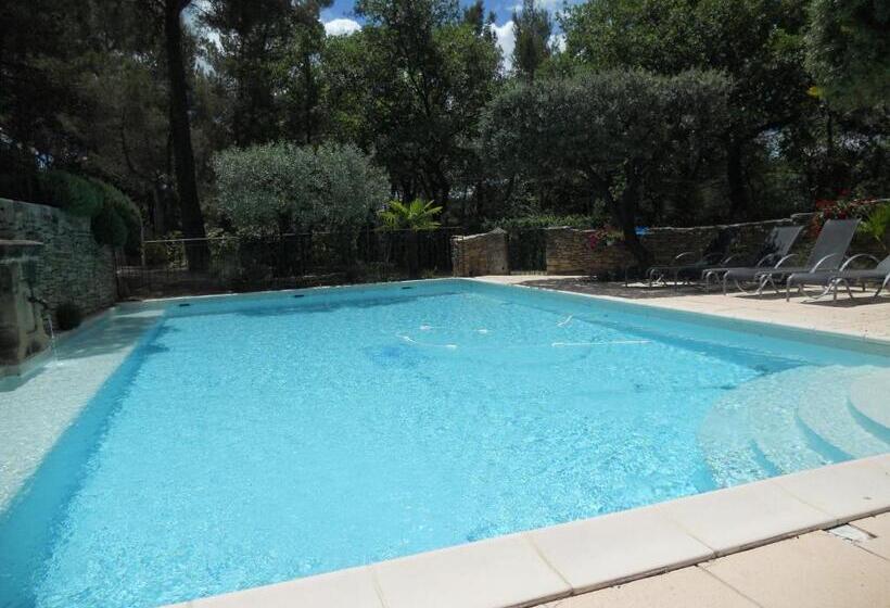 مبيت وإفطار Le Mas De La Pinède