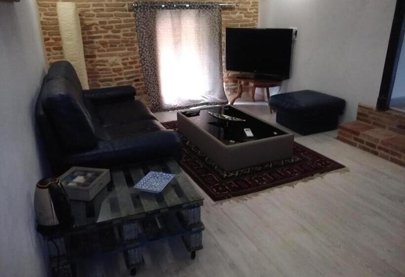 مبيت وإفطار Domaine La Baronne