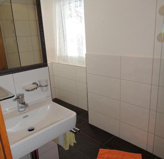 住宿加早餐  Pension Muggengrat