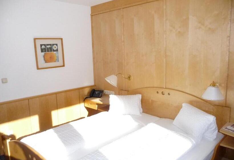 住宿加早餐  Pension Muggengrat