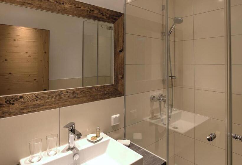 住宿加早餐  Pension Muggengrat