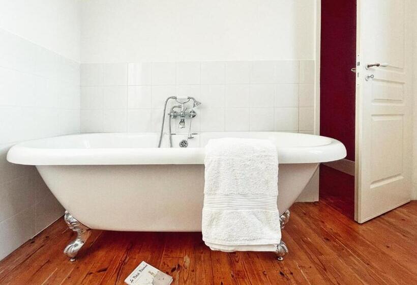 Bed and Breakfast Petit Château Le Piot