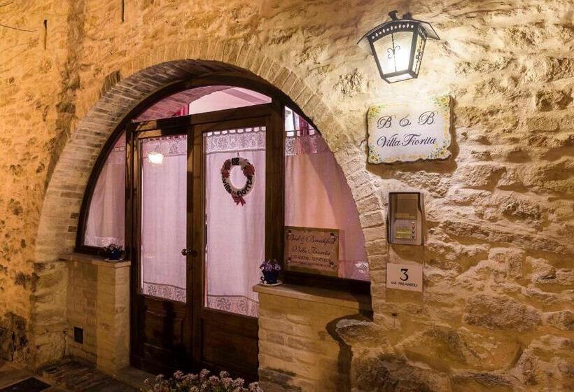 مبيت وإفطار Villa Fiorita