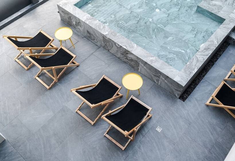 Blu Monkey Hub & Hotel Krabi Town