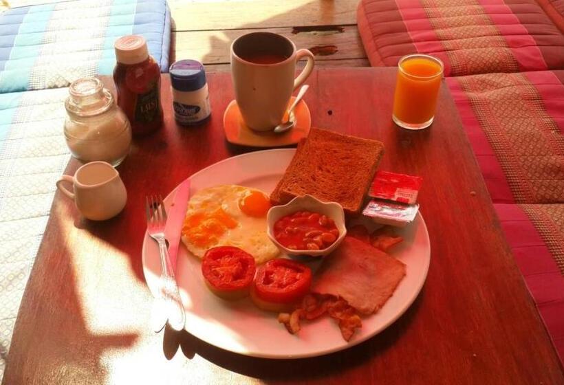 Chill Chill Long Beach Hostel