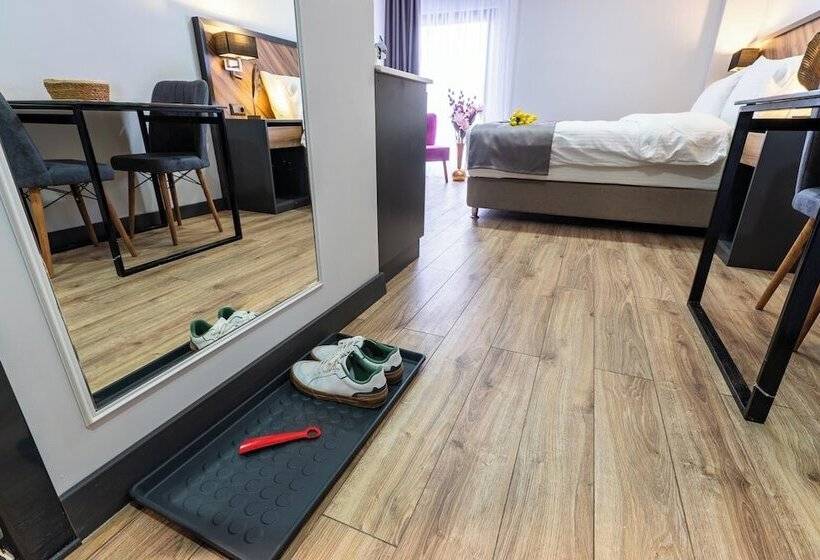 Хостел Yusufhan  Suites