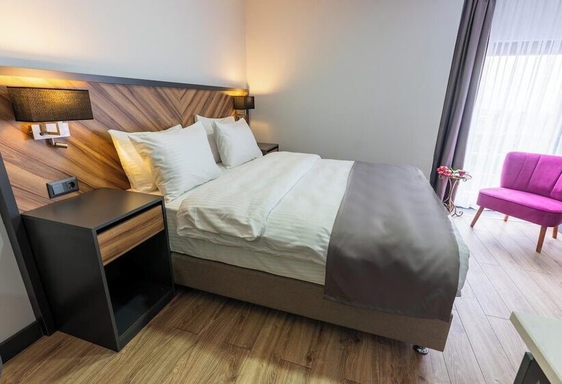 Хостел Yusufhan  Suites