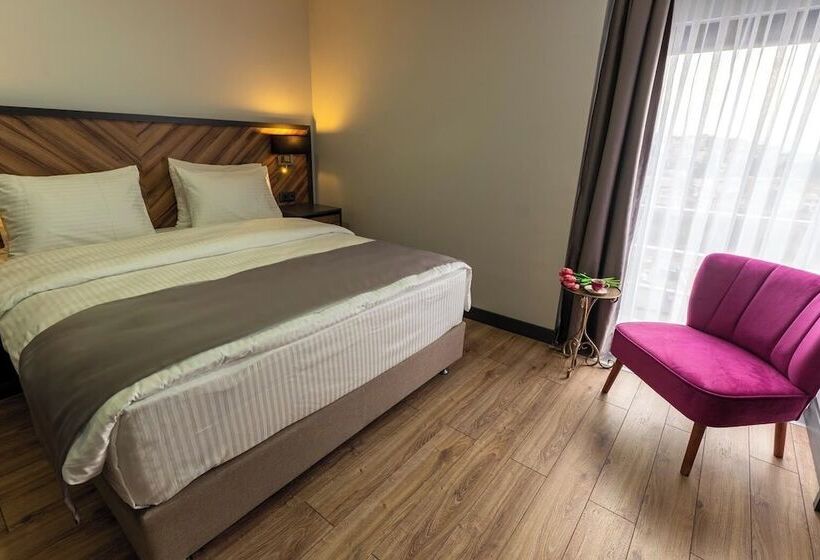 Хостел Yusufhan  Suites