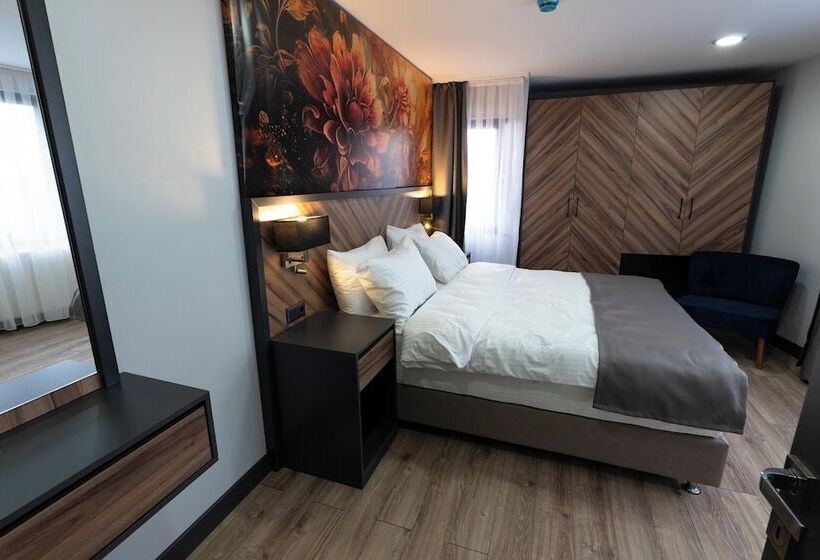 Хостел Yusufhan  Suites