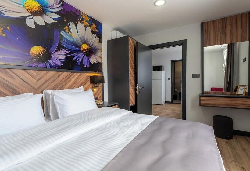 Хостел Yusufhan  Suites