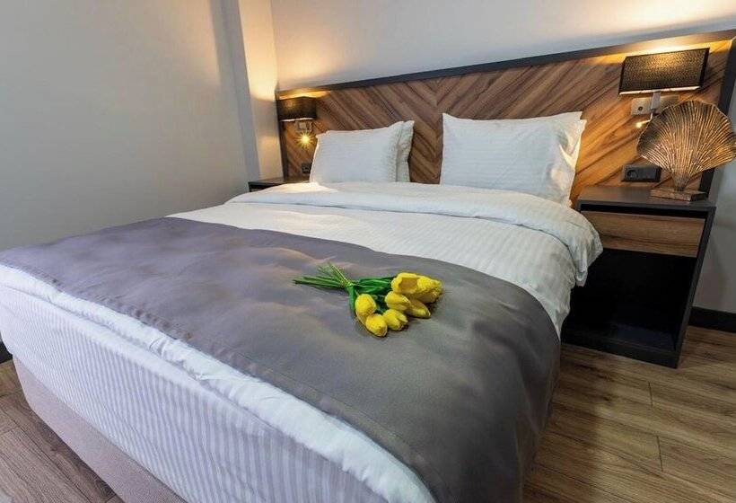 Хостел Yusufhan  Suites