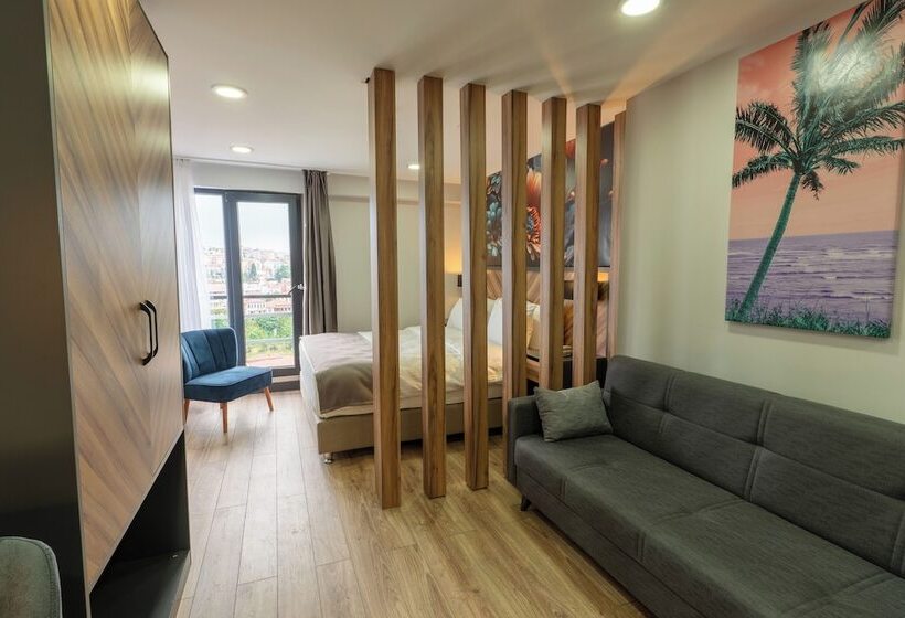 Хостел Yusufhan  Suites