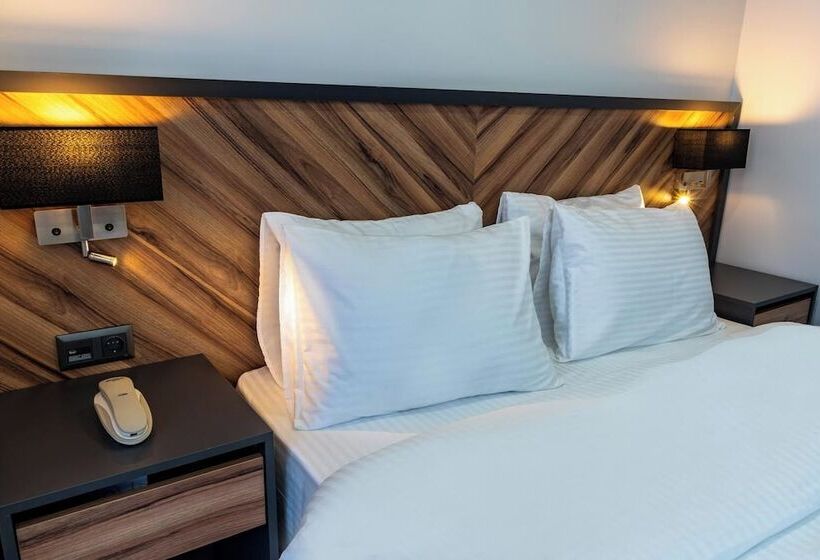 Хостел Yusufhan  Suites