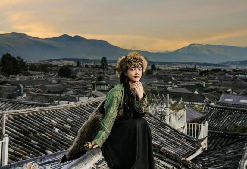 هتل 丽江古城中心 皓月繁花 观古城全景轻奢民宿