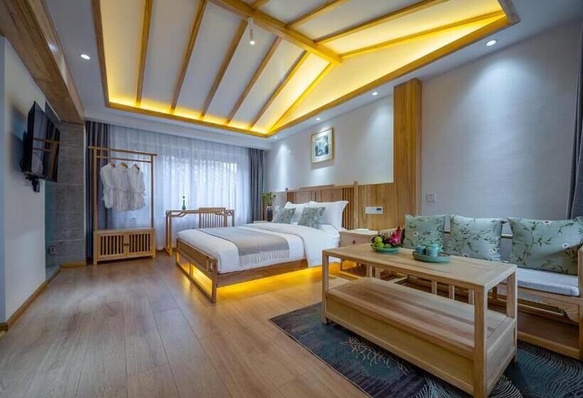 هتل 丽江古城中心 皓月繁花 观古城全景轻奢民宿