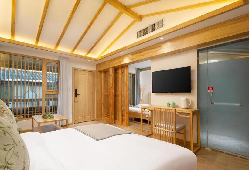 هتل 丽江古城中心 皓月繁花 观古城全景轻奢民宿