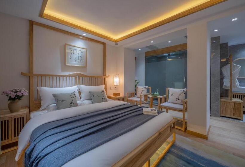 هتل 丽江古城中心 皓月繁花 观古城全景轻奢民宿