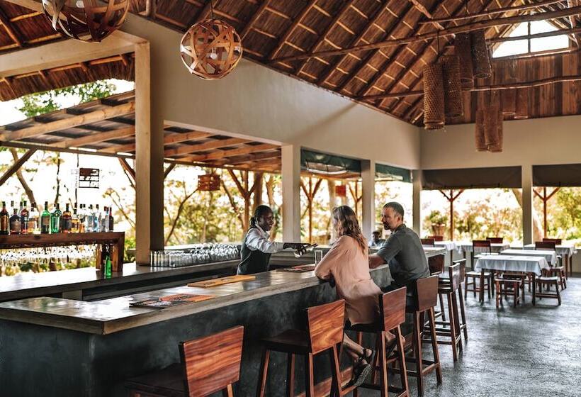 هتل Adrift River Club