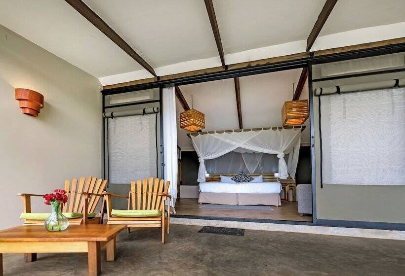 هتل Adrift River Club