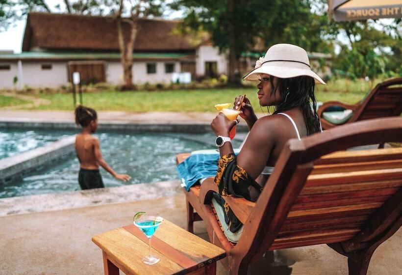 هتل Adrift River Club