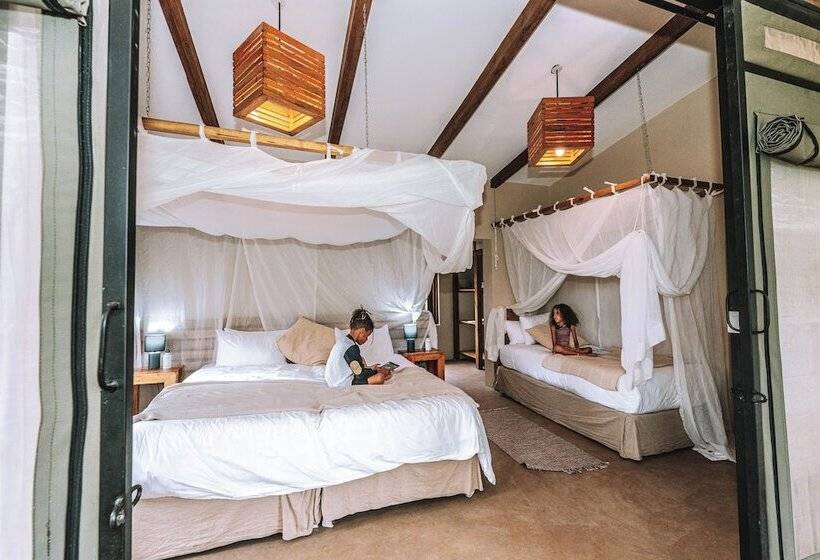 هتل Adrift River Club