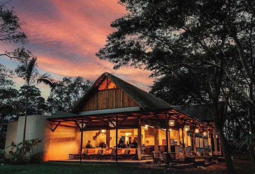 هتل Adrift River Club