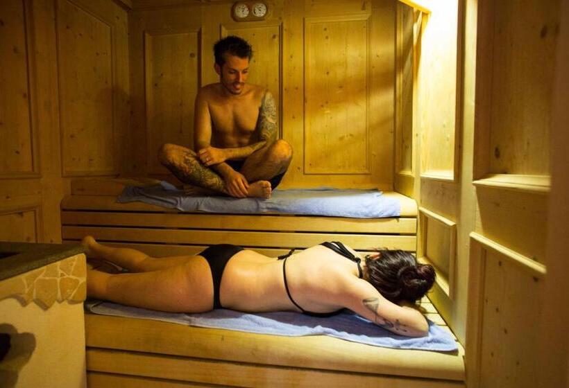 בית מלון כפרי Avio