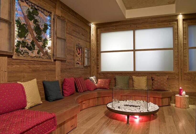 בית מלון כפרי Avio