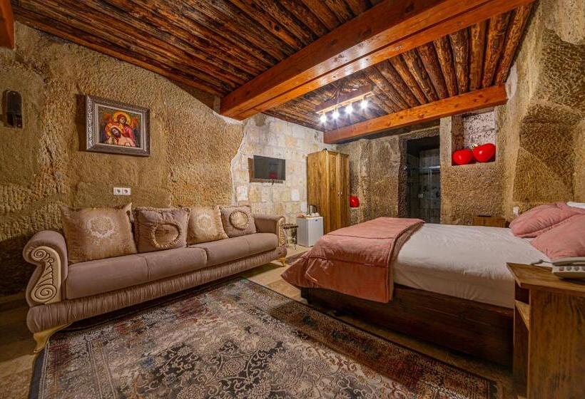 هتل Belenus Cave House