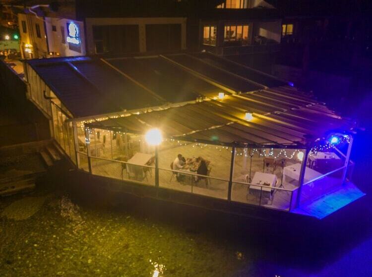 فندق Black Lotus İzmir