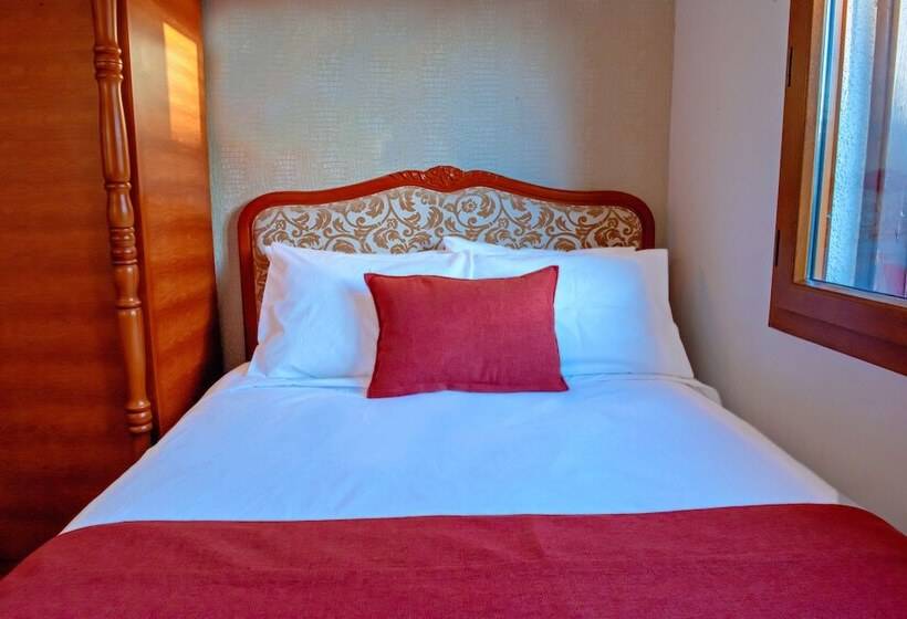 فندق Black Lotus İzmir