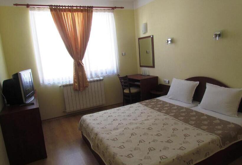 فندق Boryka Family