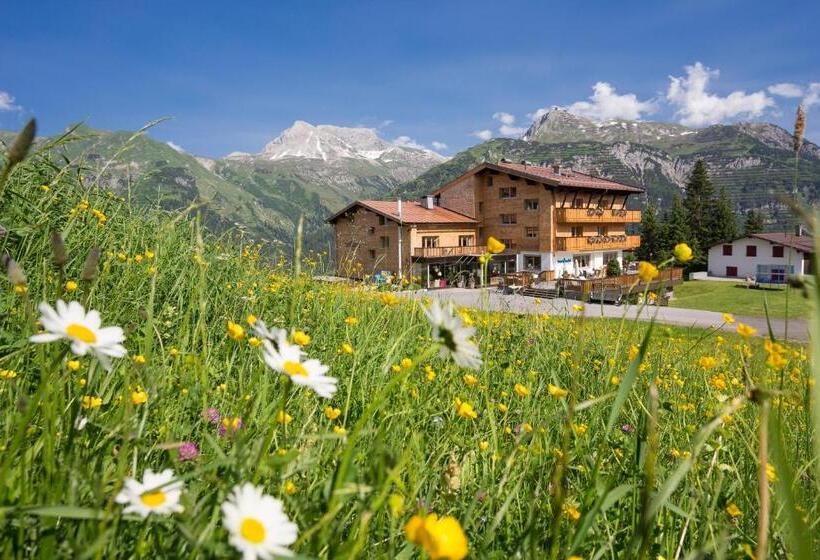 فندق Burgwald   Ski In & Ski Out