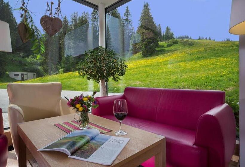 فندق Burgwald   Ski In & Ski Out