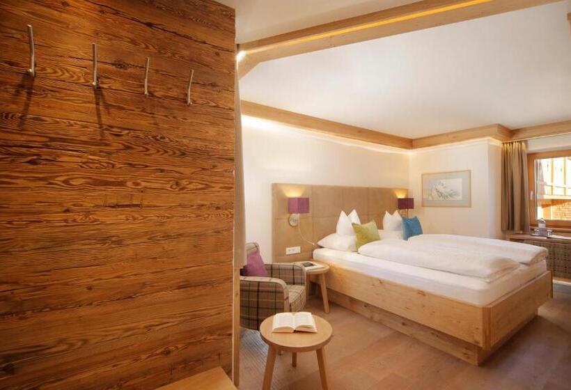 فندق Burgwald   Ski In & Ski Out