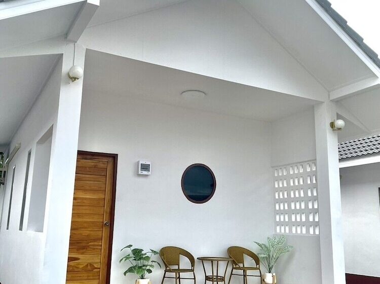 Отель Chanmuang Resort