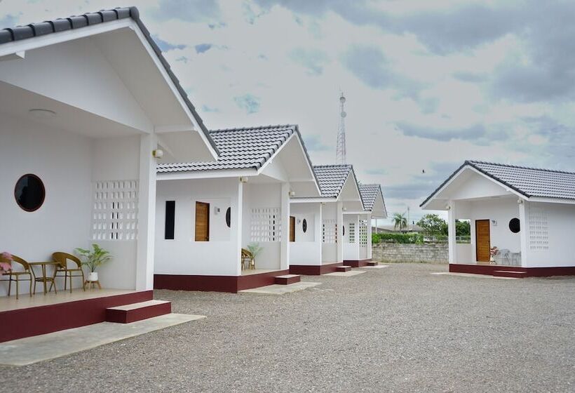 Отель Chanmuang Resort