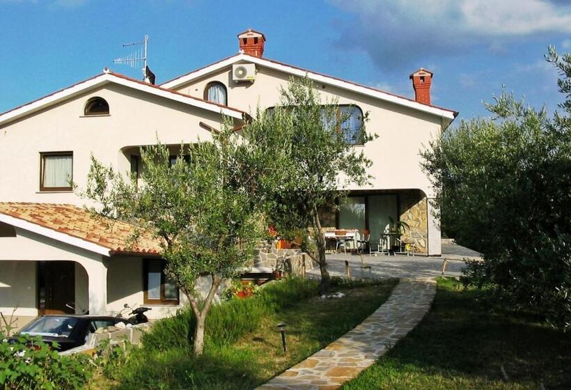 هتل Farm Stay Domačija Butul